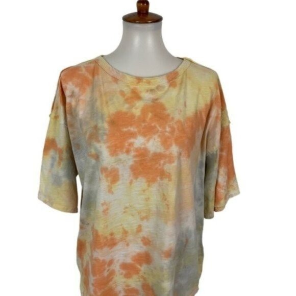 Lulu’s Tie Dye Top Large Short Sleeve - Picture 2 of 7
